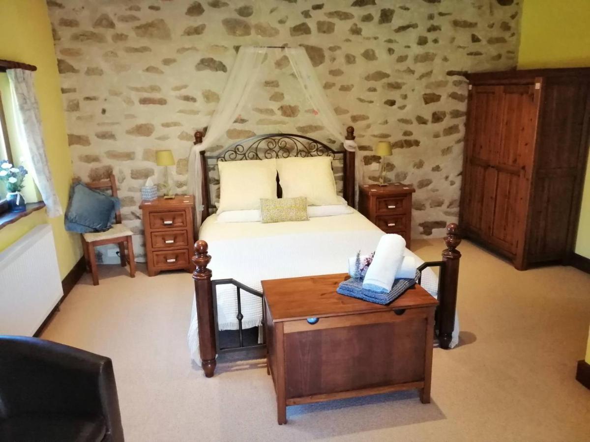 Bed and Breakfast La Grange Ancienne Montrollet Exteriér fotografie