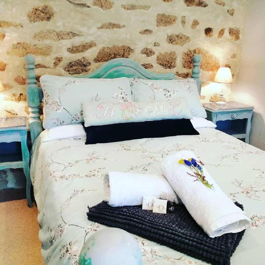 Bed and Breakfast La Grange Ancienne Montrollet Exteriér fotografie